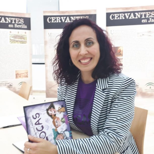 pilar lopez con libro marynet